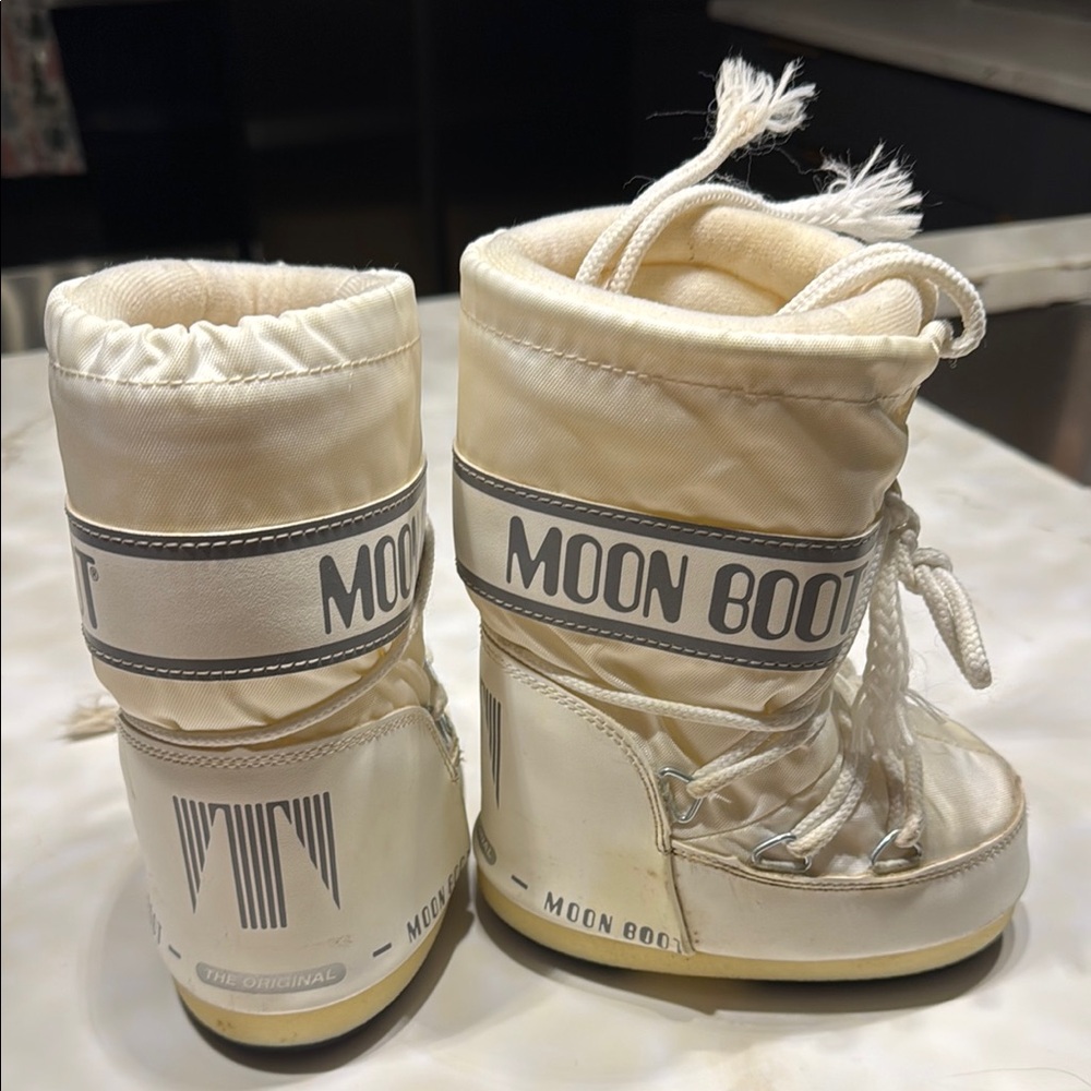 Moon Boot Cream Boots with Padded Design and Drawstring Closure